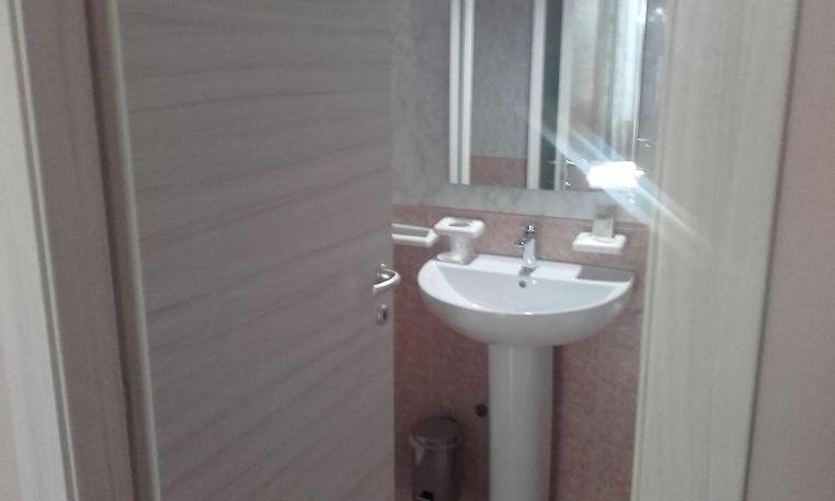 Albergo Elena 3 Via Emilia Ovest 347 Parma Zewnętrze zdjęcie